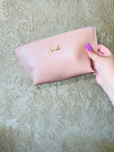 Load image into Gallery viewer, Makeup Bag Smile Nude Leather
